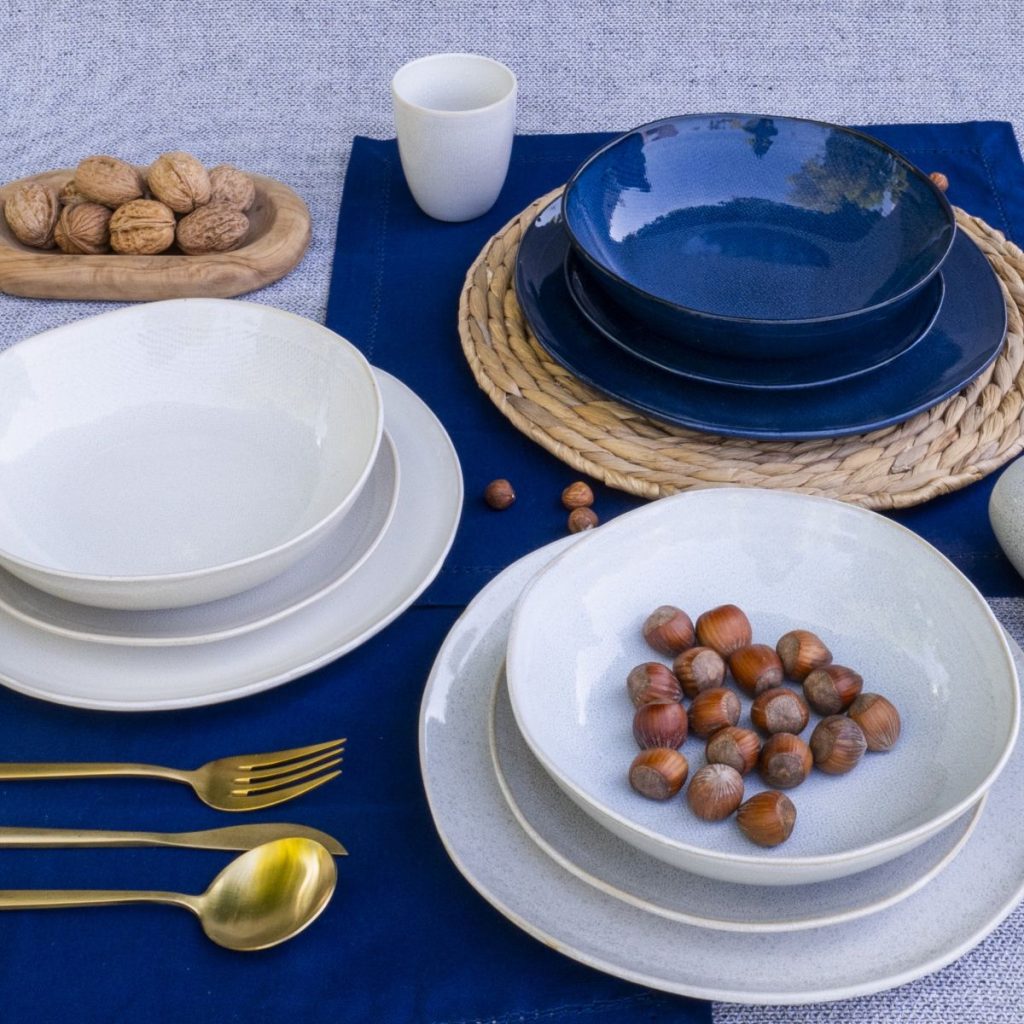 Lot de 6 grandes assiettes, OIA